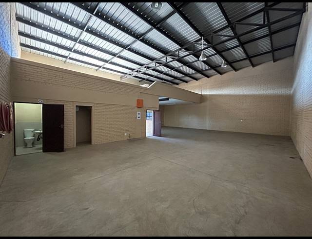 334M² WAREHOUSE TO LET IN POMONA